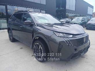 damaged passenger cars Peugeot e-5008  2025/6