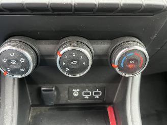 Renault Captur BENZINE KLIMA-NAVI-CAMERA picture 19