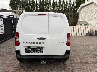 damaged passenger cars Peugeot Partner AUTOMATIC - 131,PS HDI KLIMA 2024/11
