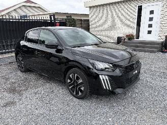 damaged passenger cars Peugeot 208 BENZINE - ALLURE 2025/10