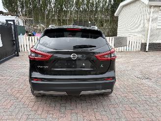 Schadeauto Nissan Qashqai AUTOMATIC -- DIESEL 2019/4