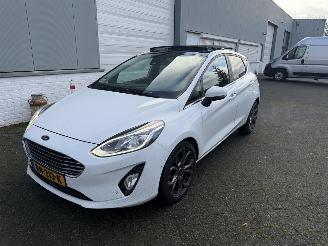 uszkodzony samochody osobowe Ford Fiesta 1.0 EcoBoost Titanium 2018/1