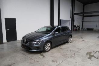 Coche accidentado Renault Mégane ZEN 2022/5