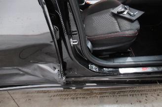 Ford Focus ST-LINE picture 17