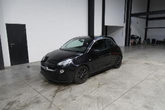 Voiture accidenté Opel Adam SEDAN 2017/9