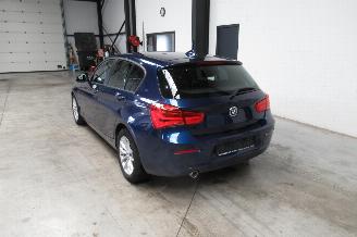 BMW 1-serie SEDAN picture 3
