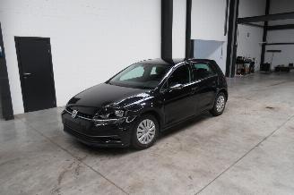 Damaged car Volkswagen Golf TRENDLINE 2017/4