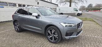 damaged passenger cars Volvo Xc-60 2.0L Benzine R Design*AWD*LED*Leren bekleding*Camera*Sound*Digitaal* 2018/6