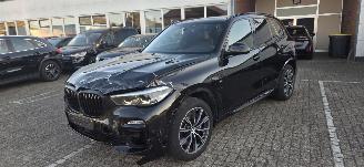 BMW X5  picture 1