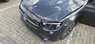 krockskadad bil auto Mercedes E-klasse 300de 2021/5