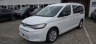 damaged passenger cars Volkswagen Caddy maxi 2.0L D*Rolstoeltransport*Automaat*Sound*Aircondioning*Navigatie*DAB* 2024/12