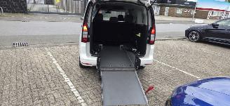Volkswagen Caddy maxi 2.0L D*Rolstoeltransport*Automaat*Sound*Aircondioning*Navigatie*DAB* picture 2