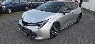 Damaged car Toyota Corolla GR Sport 1.8L Hybride*Bi-LED adaptive*DAB*parkeer assistent*Camera*Navigatie*Apple CarPlay*Sportstoelen 2024/10