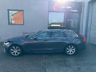 Damaged car Volvo V-90 Volvo V90 2.0d 2019 2019/4