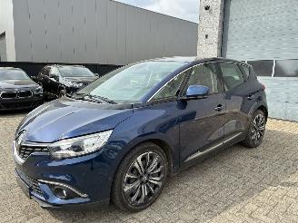 uszkodzony samochody osobowe Renault Scenic RENAULT SCENIC 1.5D 2017 2017/9