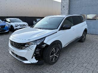 Unfallwagen Peugeot 5008 PEUGEOT 5008 1.5D 2022 7 ZIT 2022/2