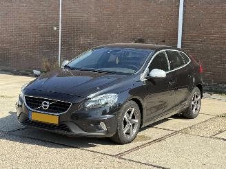 Voiture accidenté Volvo V-40 2.0 D2 R DESIGN NAP 2015/1