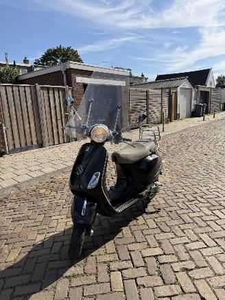 skadebil auto Audi  VESPA LX 4T 2010/1