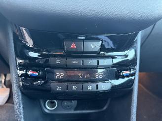 Peugeot 208 1.6 e-HDi Allure  NAP picture 16