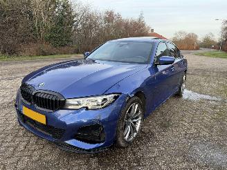 damaged passenger cars BMW 3-serie 330i M PAKKET NAP 2019/1