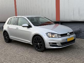 Schadeauto Volkswagen Golf 1.6 TDI 2017/1