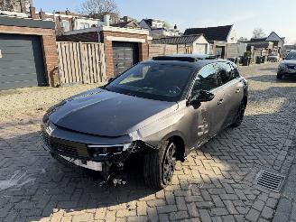 Auto incidentate Opel Astra hybrid 1.6 ULTIMATE 132 kw AUTOMAAT NEW MODEL 2023/1