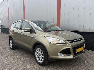 krockskadad bil auto Ford Kuga 1.5 Titanium 4WD AUTOMAAT 2015/1