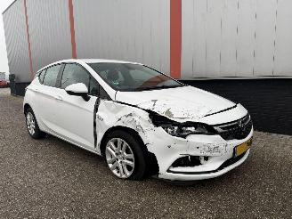 Damaged car Opel Astra 1.0 Online Edition NAP 2017/1