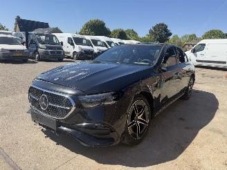 Voiture accidenté Mercedes E-klasse E220d LIMO AMG PANO 2025/1