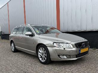krockskadad bil auto Volvo V-70 2.0 D4 Nordic+ AUTOMAAT EURO 6 2015/1