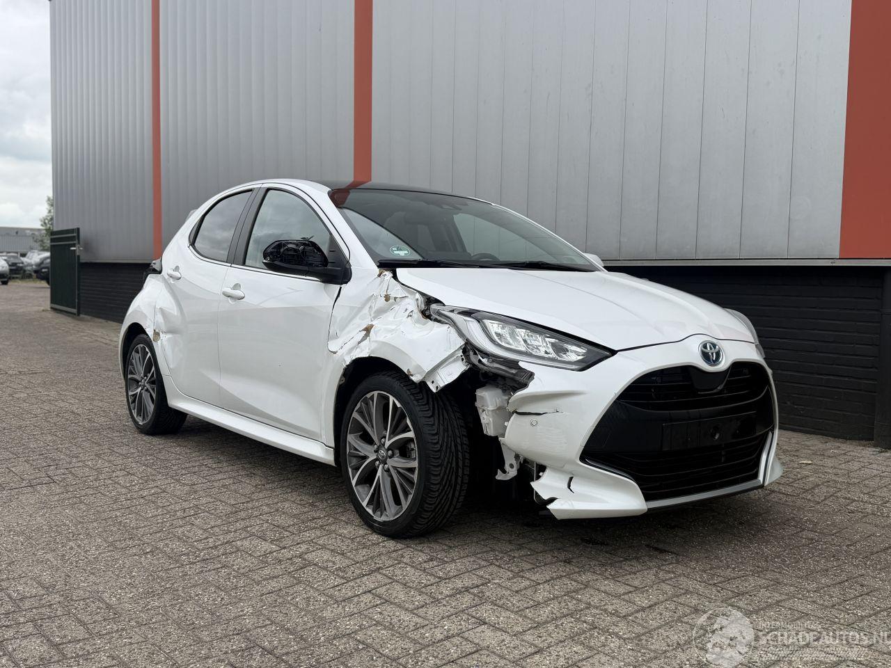 Toyota Yaris 1.5 Hybrid glasdak automaat