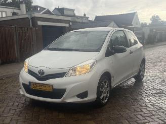 krockskadad bil auto Toyota Yaris 1.0 VVT-i Comfort 2012/1