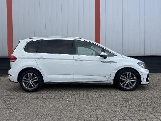 Volkswagen Touran 1.2 TSI R Line 7 PERS NAP! picture 2