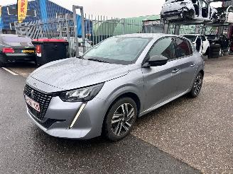 Schadeauto Peugeot 208 1.2 AUTOMAAT 2023/4