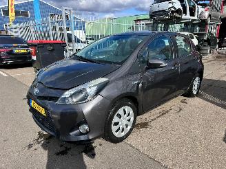 Vaurioauto  passenger cars Toyota Yaris 1.5 FULL HYBRIDE 2014/4