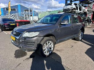 krockskadad bil auto Volkswagen Touareg 3.0 V6 TDI / DSG / 2008/7