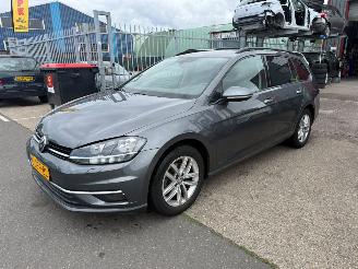 krockskadad bil auto Volkswagen Golf 1.6 TDI / DSG / 2017/4