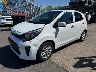 Vaurioauto  passenger cars Kia Picanto 1.0 2019/10