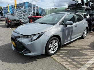 damaged passenger cars Toyota Corolla 1.8 HYBRIDE 2019/11