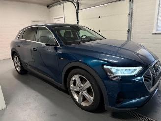 krockskadad bil auto Audi E-tron  2021/10