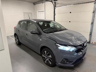 krockskadad bil auto Dacia Sandero  2025/9
