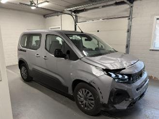 uszkodzony samochody osobowe Peugeot Rifter  2024/8