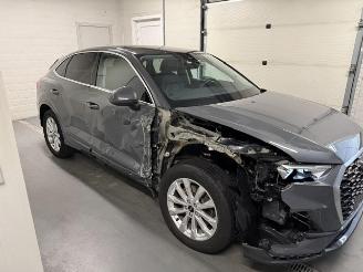 krockskadad bil auto Audi Q3  2022/9