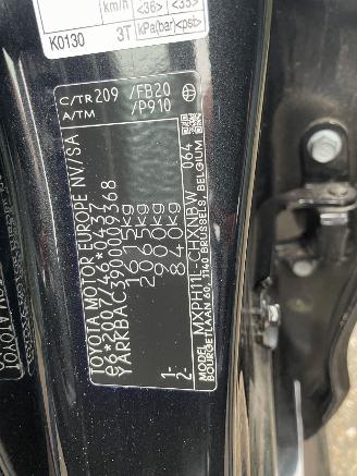 Toyota Yaris 5drs hybrid picture 22