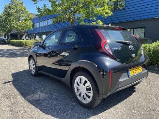 krockskadad bil auto Toyota Aygo 5drs X 2023/6