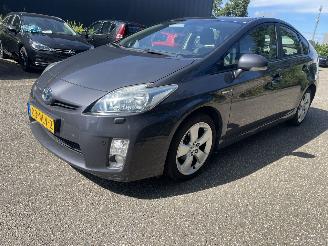 damaged passenger cars Toyota Prius 1.8 hybrid 2010/11
