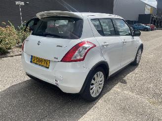 Coche accidentado Suzuki Swift 1.2 5drs 2013/12