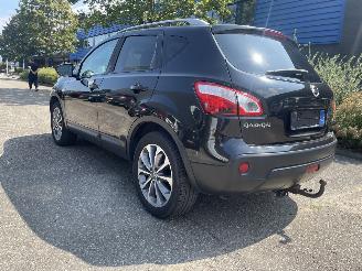 krockskadad bil auto Nissan Qashqai 2.0 dci Aut. Awd 2010/6