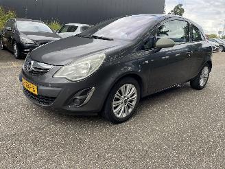 Unfallwagen Opel Corsa 1.4 aut. cosmo 2012/9