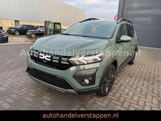 damaged passenger cars Dacia Jogger Expression 81 kW TCE Navi LED 2025/2